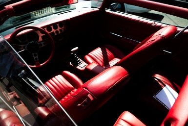 машина, автомобиль, салон автомобиля, красный салон, кресла, руль, спорт, спортивный автомобиль, новый автомобиль, авторынок Евдокия Сорокина, ИА AmurMedia