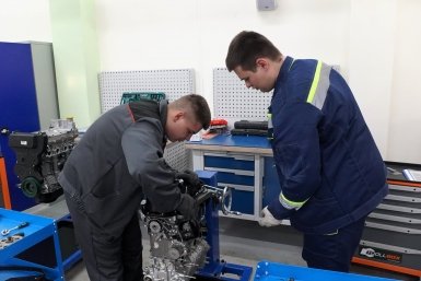 Студенты механики на занятиях Пресс-служба Глобал Портс