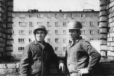 В 1971 году строительство Восточного Порта было объявлено Всесоюзной ударной комсомольской стройкой предоставлено пресс-службой Восточного Порта