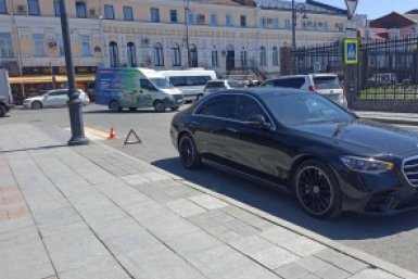 Mercedes сбил школьницу на &quotзебре&quot в центре Владивостока Пресс-служба УМВД России по Приморскому краю