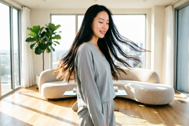 Ополаскиваю волосы рисовой водой — крепкие, густые, блестящие: метод от японок мощнее дорогих "пшикалок"