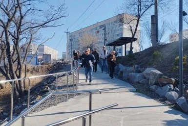 Народные контролёры Владивостока выявили недочёты в благоустроенном парке на Ватутина Администрация Владивостока