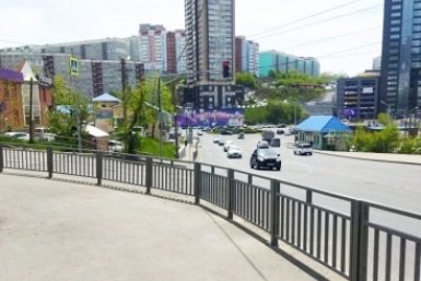 Более 160 метров дорожного ограждения установили на Третьей Рабочей во Владивостоке Администрация Владивостока