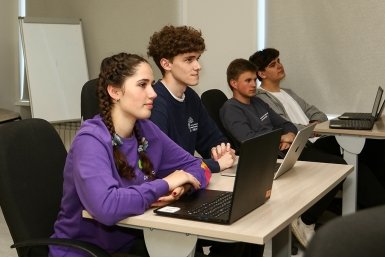 В Находке идет набор в IT-класс с тремя карьерными траекториями