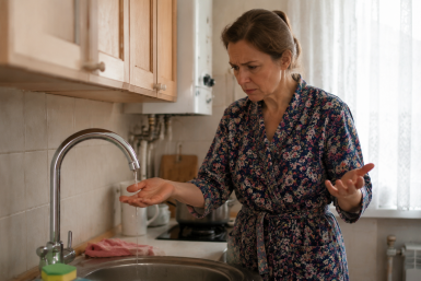 Коммунальщикам могут запретить надолго отключать горячую воду Создано при помощи ИИ