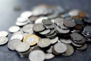 Доля населения за чертой бедности в России снизилась до 7,7%