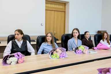 Талантливая молодежь Находки получила стипендии главы города пресс-служба администрации НГО