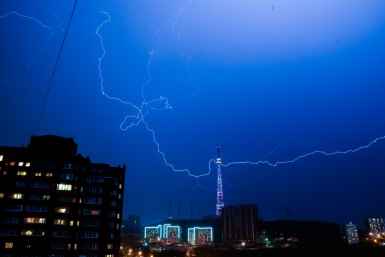 Гром, молнии и ливни - на Приморье надвигается мощный циклон