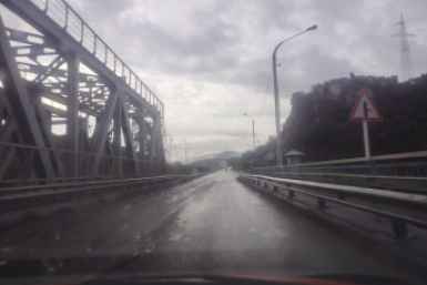 Ямы на мосту во Врангель заделали, но автомобилисты снова недовольны ИА &quotNakhodka.Media&quot
