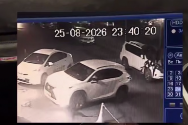 "Прикурила смачно": дичайшая выходка автоледи в Приморье попала в объектив