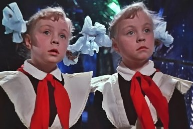 Не дожили и до 60 лет — тяжелая судьба легендарных близняшек из культовой сказки СССР
