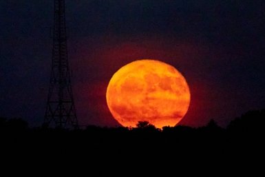 Кукурузная луна взойдет над Приморьем: когда ловить редкое явление