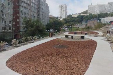 "Сквер памяти и отдыха" благоустроили на Черняховского во Владивостоке