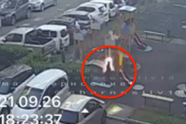 "Люди бегут": страшный случай в Приморье попал на видео