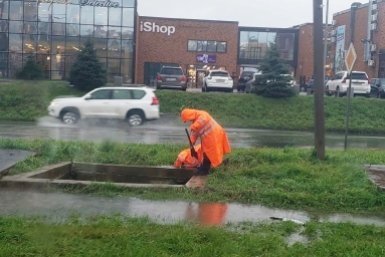 Дорожники Находки ликвидируют последствия сильнейшего ливня пресс-служба администрации НГО