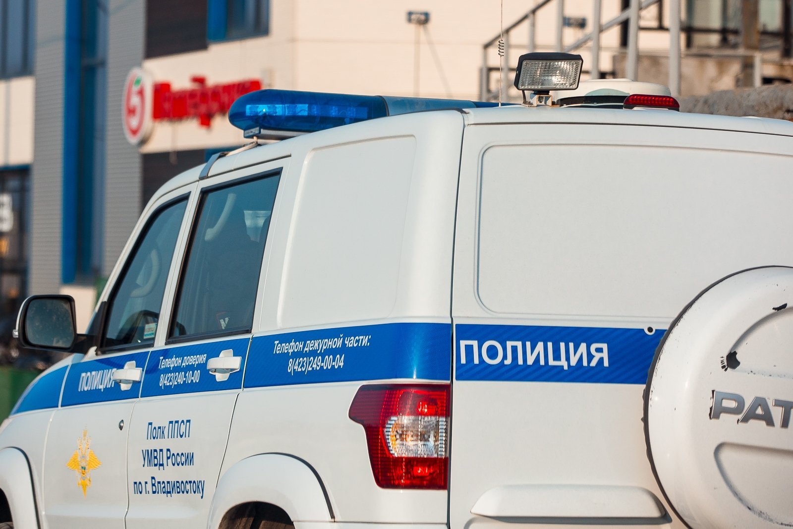Подпольную нарколабораторию с 26 кустами нашли во Владивостоке