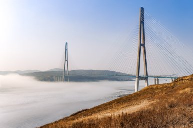 Мужчина решил погулять на Русском острове, но едва не лишился жизни - всех предупредили
