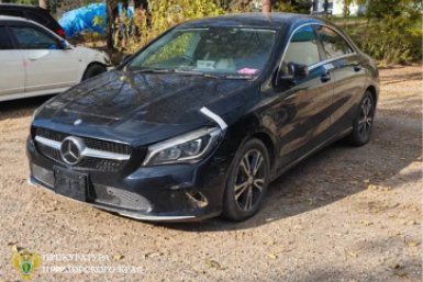 Дорогой Mercedes-Benz конфисковали у жительницы Арсеньева за пьяную езду