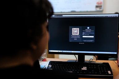 Вконтакте, ВК, соцсети, монитор, компьютер Евгений  Кулешов, ИА PrimaMedia.ru