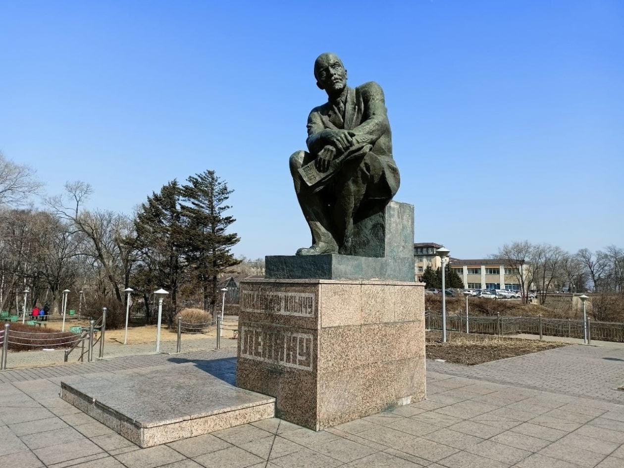 Памятник В. И. Ленину, центральная площадь г. Находки ИА Nakhodka.Media