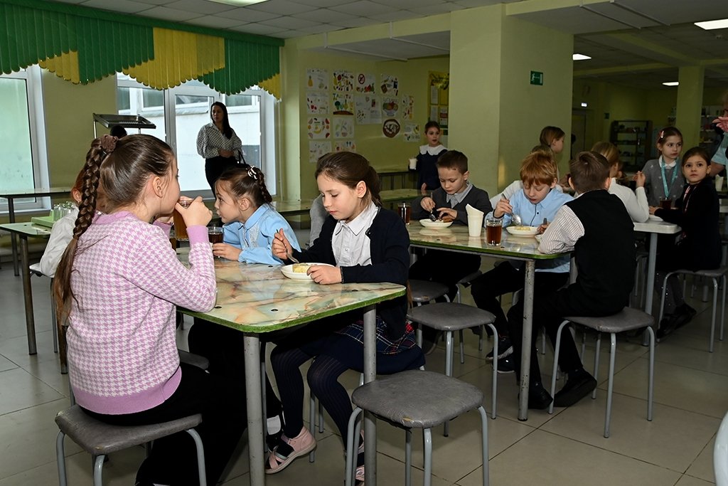 Школьные завтраки: сытно, полезно, а главное – вкусно! пресс-служба администрации НГО