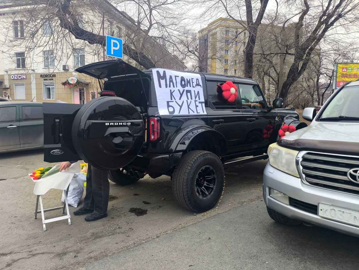 Тюльпаны на кольце Инструментального завода ИА PrimaMedia