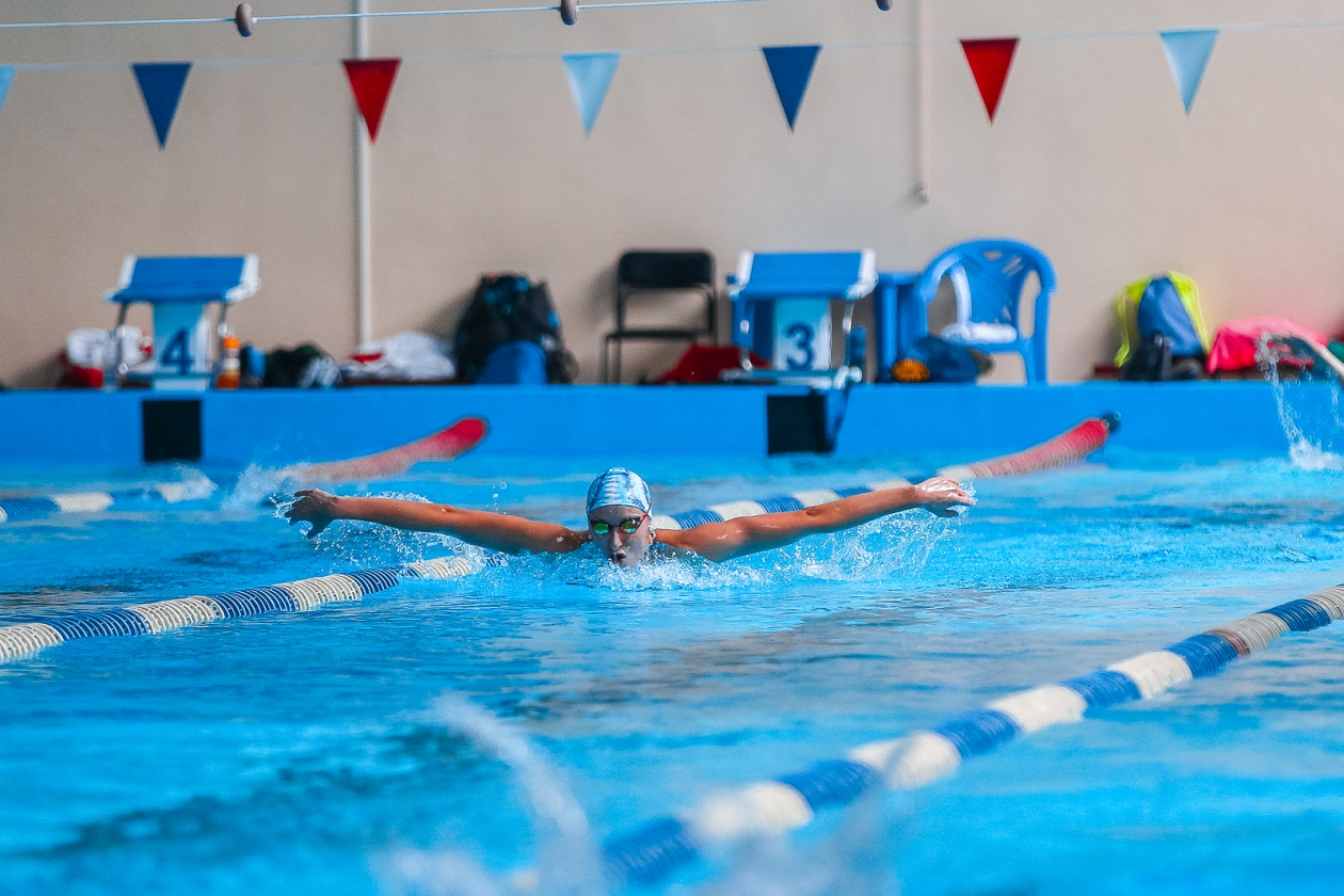 Бассейн, плавание Илья Аверьянов, ИА PrimaMedia