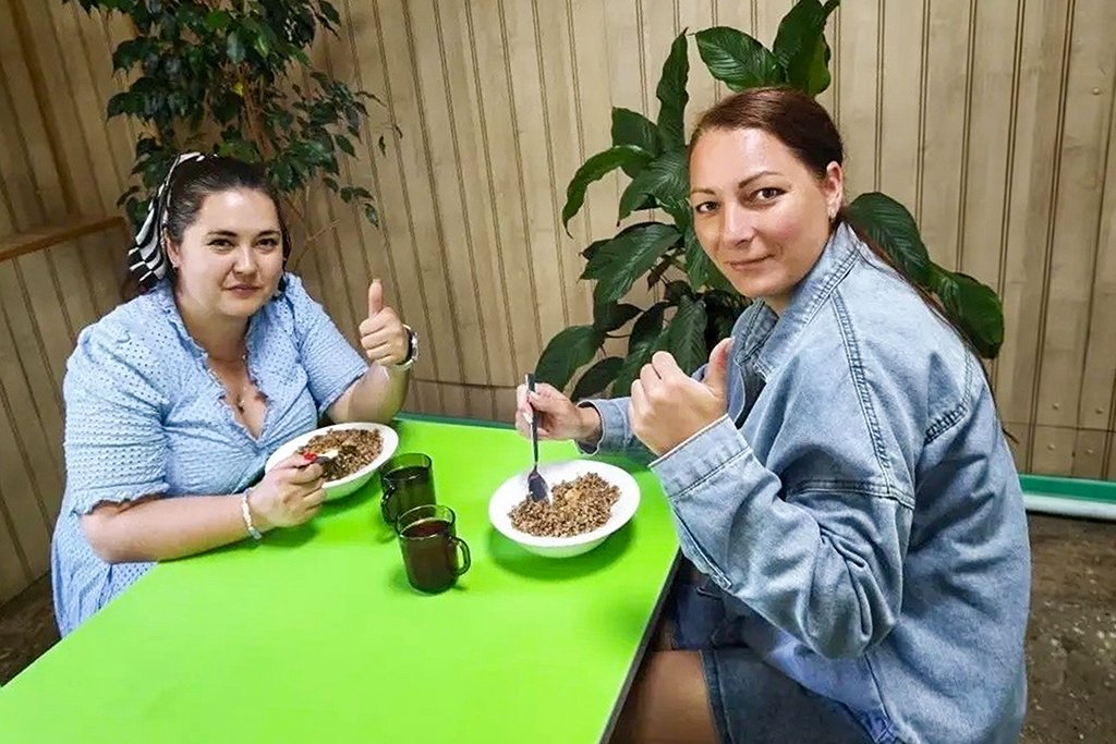 В пришкольных лагерях прошел контроль питания со стороны родительского комитета пресс-служба администрации НГО