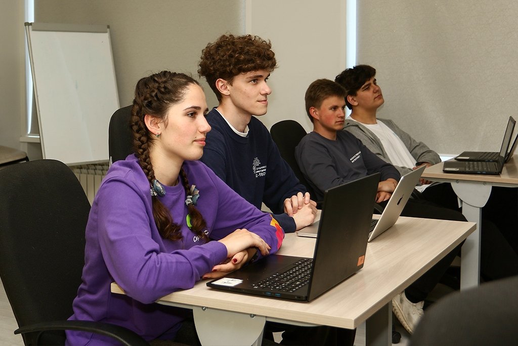 В Находке идет набор в IT-класс с тремя карьерными траекториями