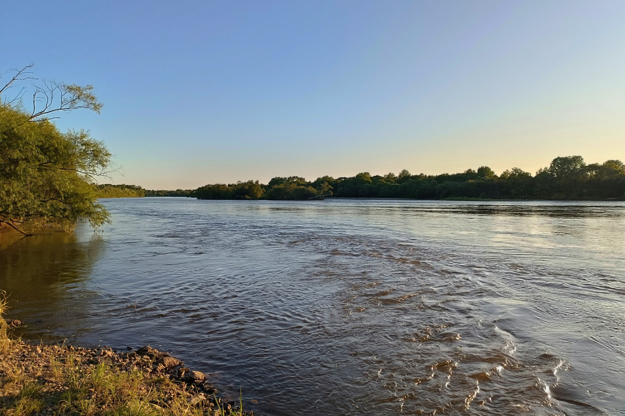 Вода, река Рукомеда Е. М., ИА EAOMedia.ru